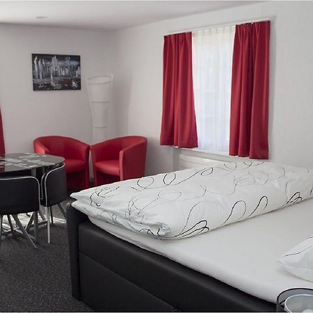 Hotel Du Chasseur Enges Ngoại thất bức ảnh