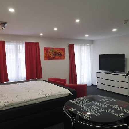 Hotel Du Chasseur Enges Ngoại thất bức ảnh